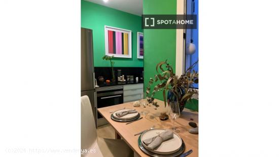 Apartamento de 2 dormitorios en alquiler en Sol - MADRID