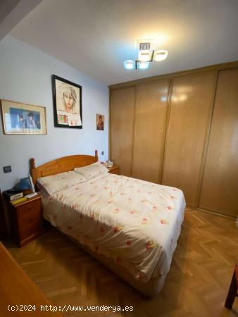 Se alquila habitación en apartamento de 3 dormitorios en Villaverde, Madrid - MADRID