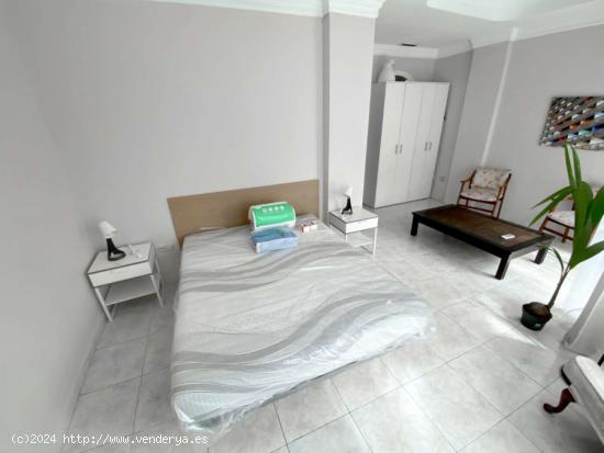 Apartamento de 4 dormitorios en Russafa - VALENCIA