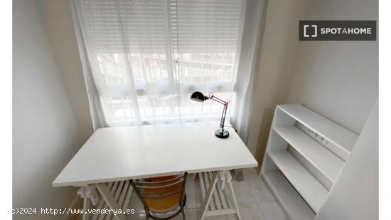 Apartamento de 4 dormitorios en Russafa - VALENCIA