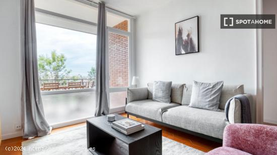 Apartamento de 4 dormitorios en alquiler en Sants. - BARCELONA