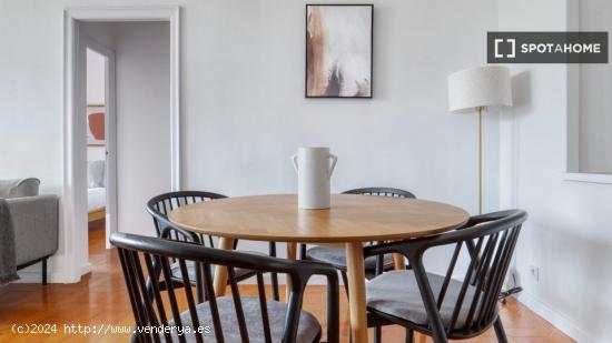 Apartamento de 4 dormitorios en alquiler en Sants. - BARCELONA