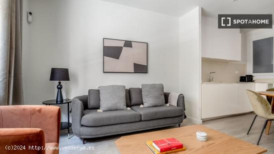 Apartamento de 3 dormitorios en alquiler en Gràcia - BARCELONA