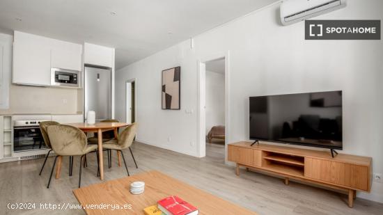 Apartamento de 3 dormitorios en alquiler en Gràcia - BARCELONA