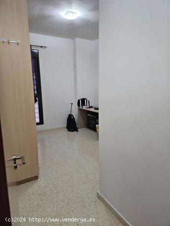 Habitación en piso compartido en Sevilla - SEVILLA