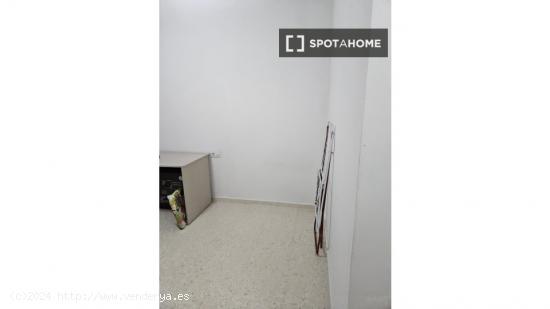 Habitación en piso compartido en Sevilla - SEVILLA