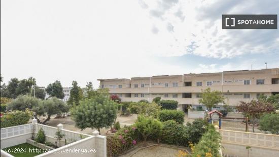 Apartamento de 2 dormitorios en alquiler en Retamar, Almería - ALMERIA