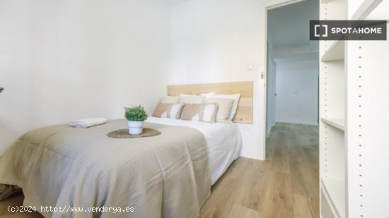 ¡Habitaciones en alquiler en un Piso de 5 Habitaciones en Valencia! - VALENCIA