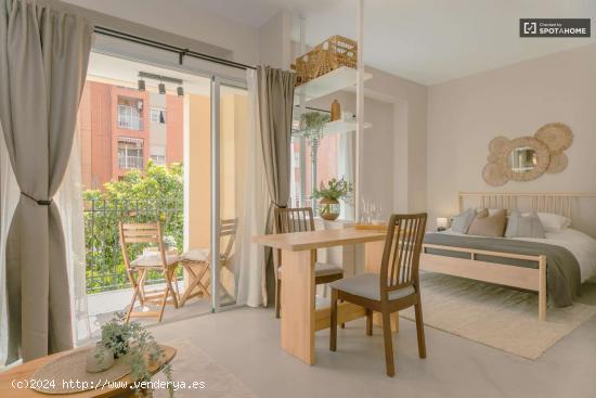  Alquiler de habitaciones en apartamento de 1 dormitorio en Poblats Marítims - VALENCIA 