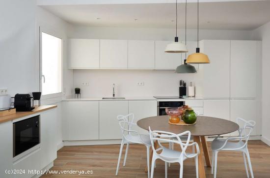 Apartamento entero de 2 dormitorios en Barcelona. - BARCELONA