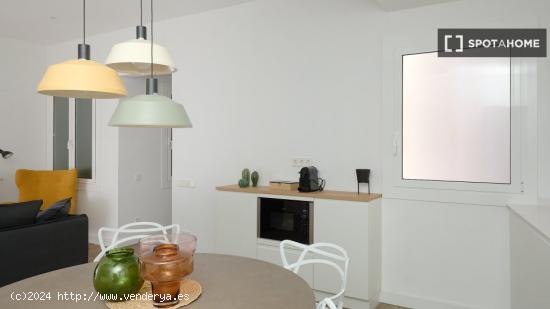 Apartamento entero de 2 dormitorios en Barcelona. - BARCELONA