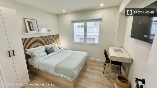 Habitaciones en alquiler en apartamento de 4 dormitorios en El Cabanyal. - VALENCIA