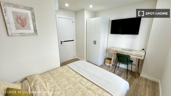 Habitaciones en alquiler en apartamento de 4 dormitorios en El Cabanyal. - VALENCIA