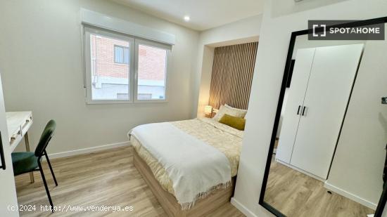 Habitaciones en alquiler en apartamento de 4 dormitorios en El Cabanyal. - VALENCIA