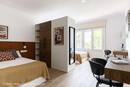 Cama en habitación compartida en piso de 8 habitaciones en Barcelona - BARCELONA