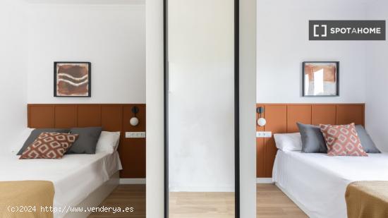 Cama en habitación compartida en piso de 8 habitaciones en Barcelona - BARCELONA