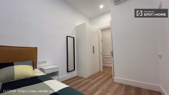 Habitaciones en alquiler en apartamento de 8 dormitorios en L'Eixample - BARCELONA