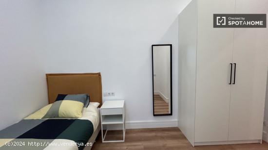 Habitaciones en alquiler en apartamento de 8 dormitorios en L'Eixample - BARCELONA