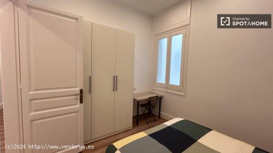 Habitaciones en alquiler en apartamento de 8 dormitorios en L'Eixample - BARCELONA