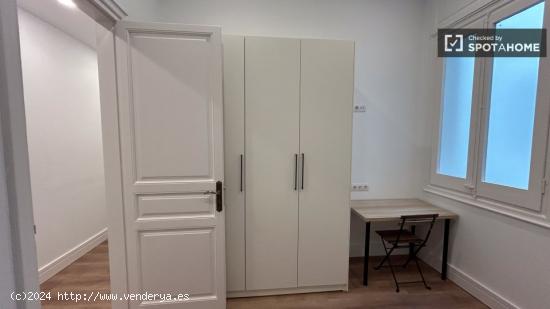 Habitaciones en alquiler en apartamento de 8 dormitorios en L'Eixample - BARCELONA