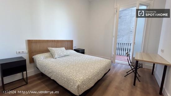 Habitaciones en alquiler en apartamento de 8 dormitorios en L'Eixample - BARCELONA