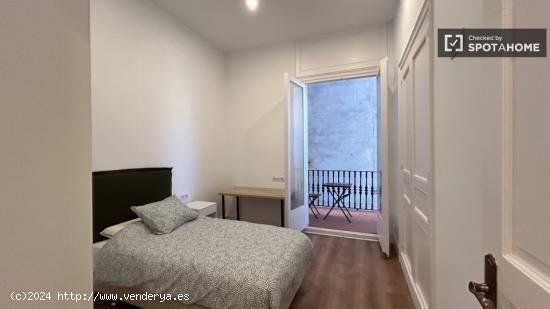 Habitaciones en alquiler en apartamento de 8 dormitorios en L'Eixample - BARCELONA