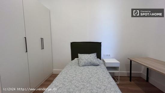 Habitaciones en alquiler en apartamento de 8 dormitorios en L'Eixample - BARCELONA