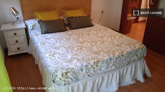 Apartamento de 3 dormitorios en alquiler en Aiora - VALENCIA