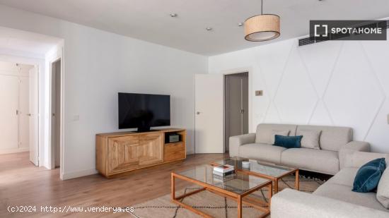 Apartamento de 2 dormitorios en alquiler en Madrid - MADRID