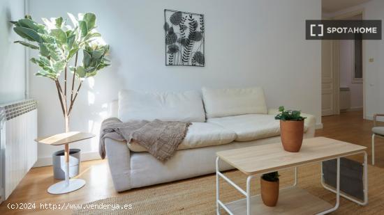 Encantador apartamento de 2 dormitorios en Barcelona - BARCELONA