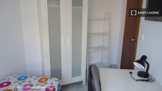 Habitación en piso compartido en Córdoba - CORDOBA