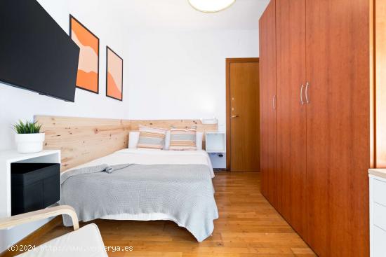  ¡Se alquila habitación en Barcelona! - BARCELONA 