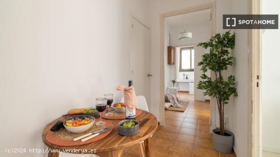 Habitaciones en alquiler en apartamento de 6 dormitorios en sant martí. - BARCELONA