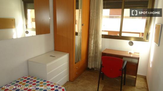 Habitación en piso compartido en Córdoba - CORDOBA