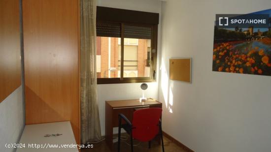 Habitación en piso compartido en Córdoba - CORDOBA