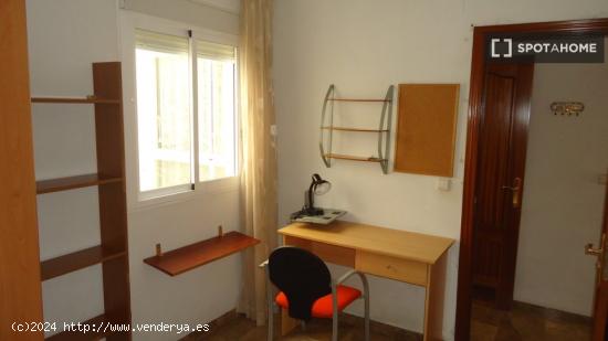 Habitación en piso compartido en Córdoba - CORDOBA