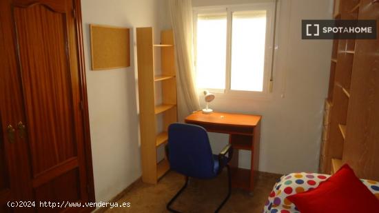 Habitación en piso compartido en Córdoba - CORDOBA