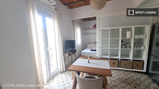 Apartamento de 2 dormitorios en alquiler en Ciutat Vella - BARCELONA