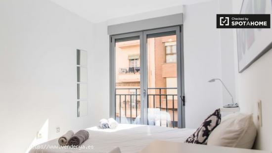 Habitaciones en alquiler en apartamento amoblado de 4 dormitorios en Quatre Carreres - VALENCIA