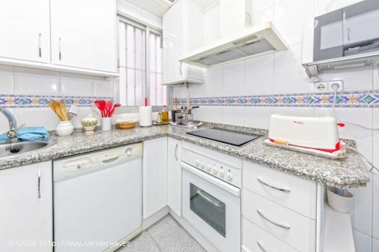 Apartamento entero de 4 habitaciones en Sevilla - SEVILLA