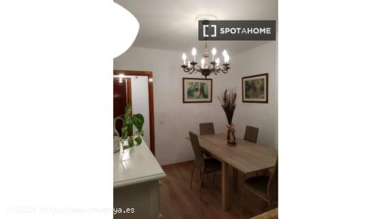 Apartamento entero de 4 habitaciones en Sevilla - SEVILLA