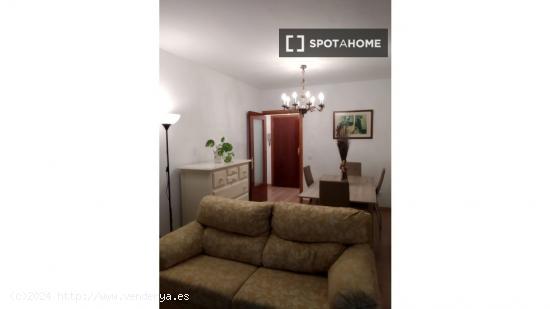 Apartamento entero de 4 habitaciones en Sevilla - SEVILLA