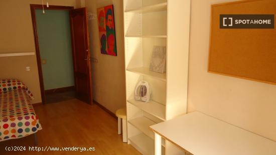 Habitación en piso compartido en Córdoba - CORDOBA