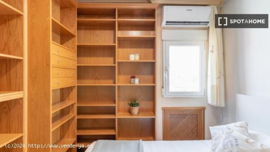 ¡Habitaciones en alquiler en piso de 4 habitaciones en Madrid! - MADRID