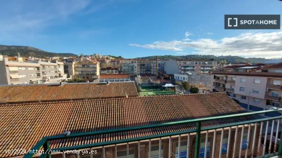 Piso en alquiler de 6 habitaciones en Olesa De Montserra - BARCELONA