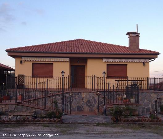 Quieres una buena casa en un pueblo a 10 minutos de Pravia ?  Aqui la tienes !!! - ASTURIAS