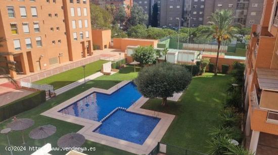  EL piso de 3 habitaciones con piscina comunitaria y plaza del garaje en Sant Pau - VALENCIA 