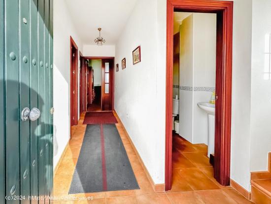 Venta de casa adosada en Sierra Norte de Sevilla. - SEVILLA