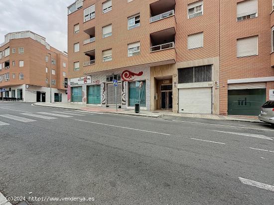  Plaza de garaje frente C.C. Mediterraneo - ALMERIA 