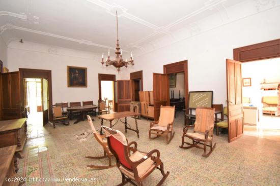 Casa emblemática con gran  jardín y garaje en Muro - BALEARES